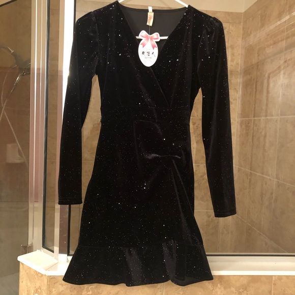 Dress - Picture 2 of 2